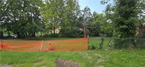 5107 E 30th St, Kansas City, MO 64128