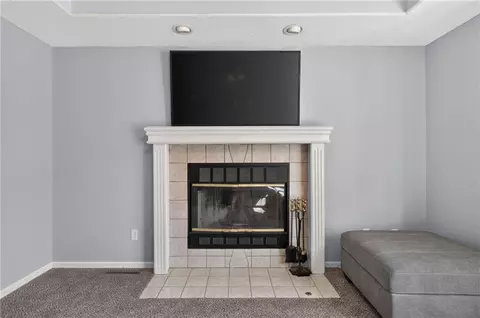 Living - 800 NE Bristol Dr, Lees Summit, MO 64086 photo 2 of 3