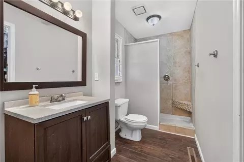 Bath - 800 NE Bristol Dr, Lees Summit, MO 64086 photo 1 of 3