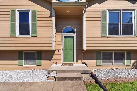 Exterior - 800 NE Bristol Dr, Lees Summit, MO 64086 photo 4 of 6