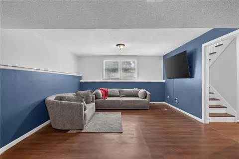 Living - 800 NE Bristol Dr, Lees Summit, MO 64086 photo 3 of 3