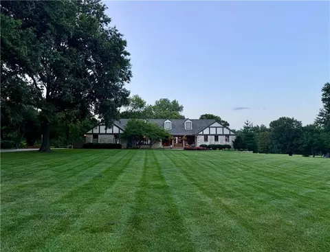 3906 W 143rd St, Leawood, KS 66224