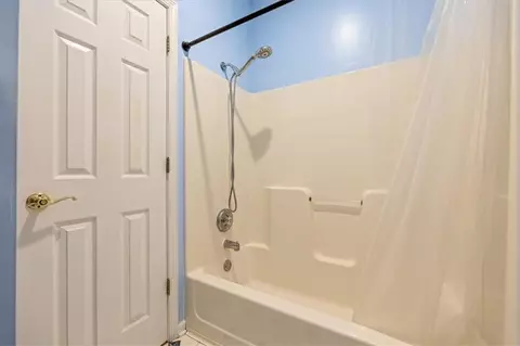 Bath - 605 Edgewood Dr, Lees Summit, MO 64081 photo 8 of 9