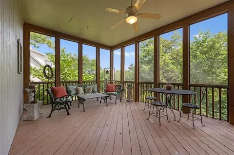 Exterior - 605 Edgewood Dr, Lees Summit, MO 64081 photo 4 of 5