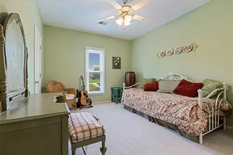 Bedroom - 605 Edgewood Dr, Lees Summit, MO 64081 photo 4 of 4