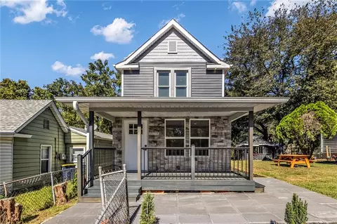 5822 E 10th St, Kansas City, MO 64126