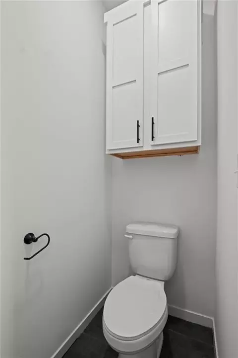 Bath - 452 SW Brummel Rd, Lees Summit, MO 64081 photo 4 of 5