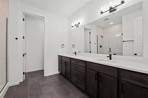 Bath - 452 SW Brummel Rd, Lees Summit, MO 64081 photo 2 of 5