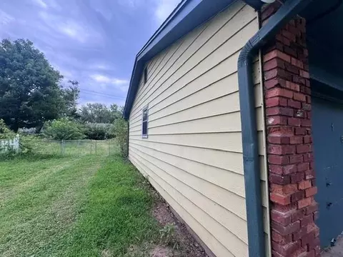 Exterior - 16900 Ellison Way, Independence, MO 64055 photo 2 of 5
