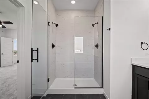 Bath - 456 SW Brummel Rd, Lees Summit, MO 64081 photo 4 of 5