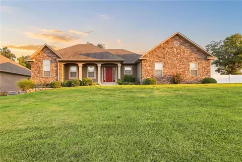 628 Oakmont Dr, Warrensburg, MO 64093