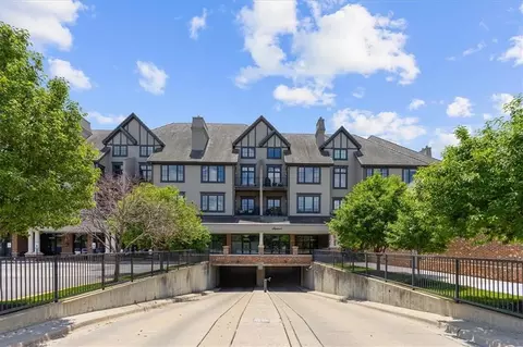 10511 Mission Rd #203A, Leawood, KS 66206