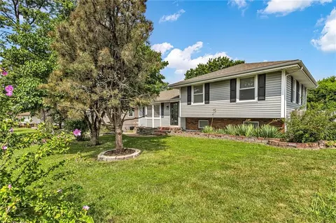 1304 NW 65th Ter, Kansas City, MO 64118