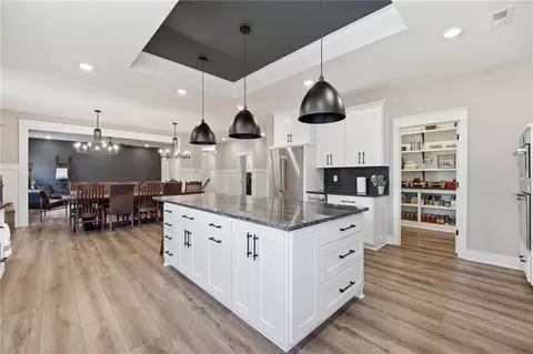 Kitchen - 15928 E Cogan Ln, Independence, MO 64050 photo 3 of 9