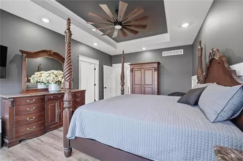 Bedroom - 15928 E Cogan Ln, Independence, MO 64050 photo 2 of 6