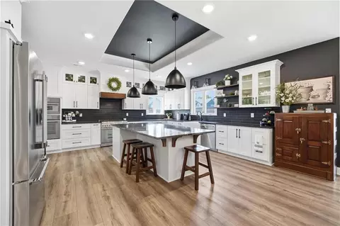 Kitchen - 15928 E Cogan Ln, Independence, MO 64050 photo 2 of 9