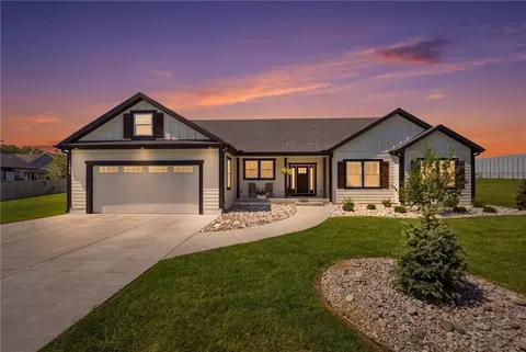 Exterior - 15928 E Cogan Ln, Independence, MO 64050 photo 2 of 16