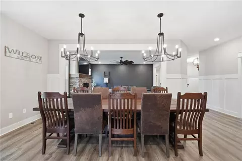 Dining - 15928 E Cogan Ln, Independence, MO 64050 photo 4 of 8