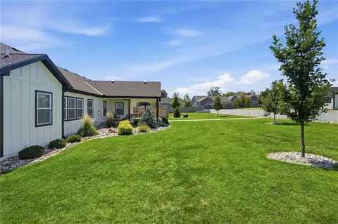 Exterior - 15928 E Cogan Ln, Independence, MO 64050 photo 8 of 16