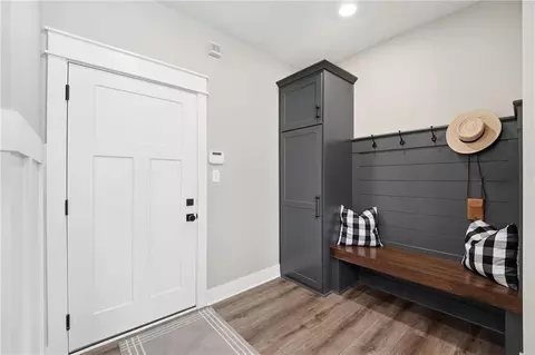 Entry Way - 15928 E Cogan Ln, Independence, MO 64050 photo 4 of 7