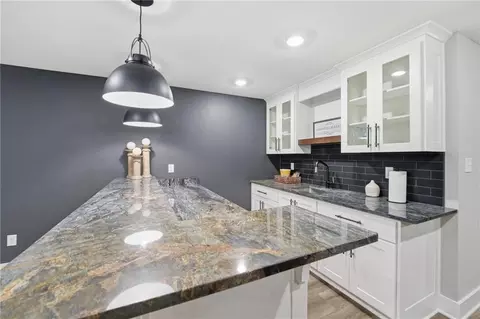 Kitchen - 15928 E Cogan Ln, Independence, MO 64050 photo 8 of 9