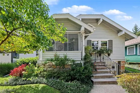 4806 Westwood Rd, Kansas City, MO 64112