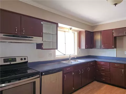 Kitchen - 8504 E 85th St, Raytown, MO 64138 photo 2 of 2