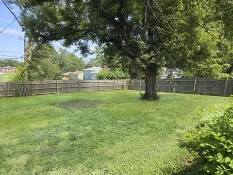 Exterior - 8504 E 85th St, Raytown, MO 64138 photo 3 of 8