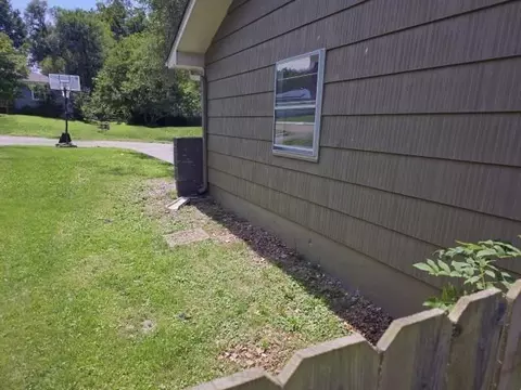 Exterior - 8504 E 85th St, Raytown, MO 64138 photo 5 of 8