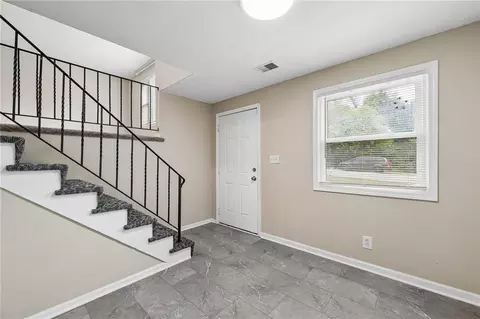 Entry Way - 16412 E 32nd St, Independence, MO 64055 photo 1 of 3