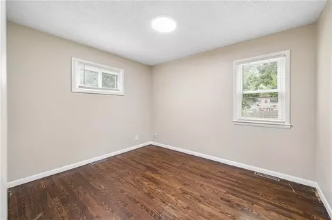 Bedroom - 16412 E 32nd St, Independence, MO 64055 photo 6 of 7