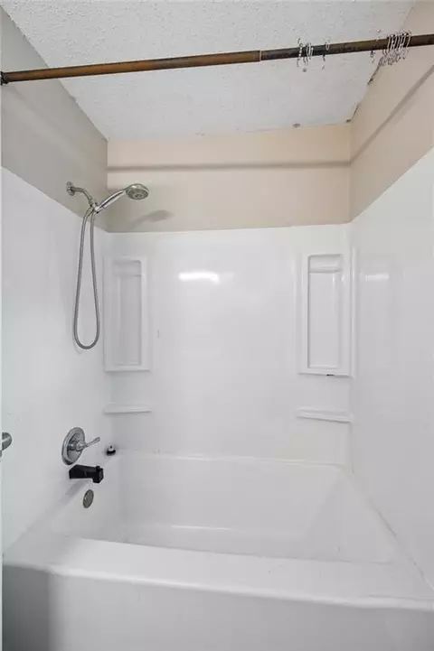 Bath - 16412 E 32nd St, Independence, MO 64055 photo 3 of 3
