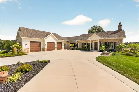 12811 W 71st St, Shawnee, KS 66216
