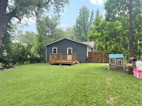Exterior - 106 NE Ash St, Lees Summit, MO 64063 photo 8 of 8