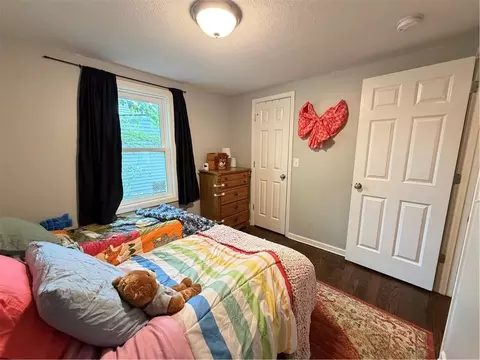Bedroom - 106 NE Ash St, Lees Summit, MO 64063 photo 4 of 4