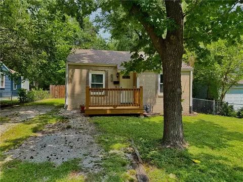 Other - 106 NE Ash St, Lees Summit, MO 64063 photo 2 of 4