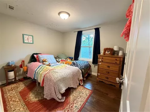 Bedroom - 106 NE Ash St, Lees Summit, MO 64063 photo 3 of 4