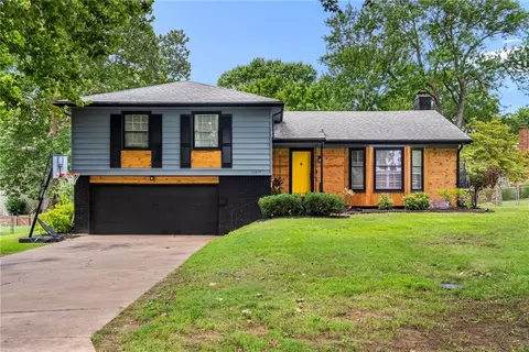 11214 Grand Ave, Kansas City, MO 64114