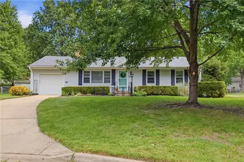 5515 Roeland Dr, Roeland Park, KS 66205