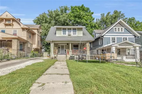 4010 Chestnut Ave, Kansas City, MO 64131