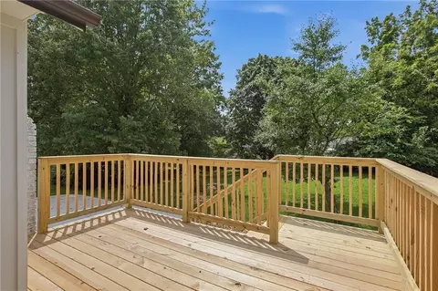 Exterior - 3702 NE Grant St, Lees Summit, MO 64064 photo 10 of 10