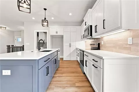 Kitchen - 901 Captain Merriman Dr, Freeman, MO 64746 photo 2 of 3