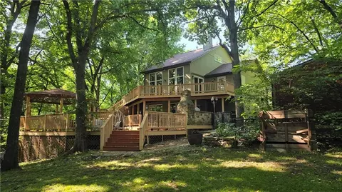 15421 Kansas Ave, Basehor, KS 66007