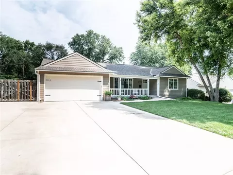 4716 W 61st St, Mission, KS 66205