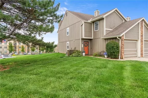 518 NE 6th St #D, Blue Springs, MO 64014