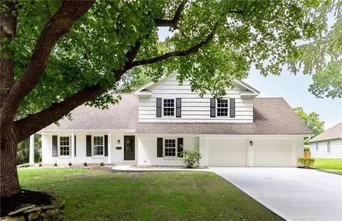9308 Alhambra St, Prairie Village, KS 66207