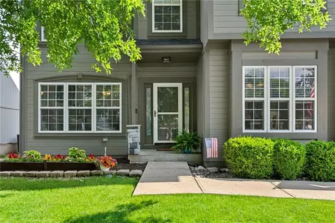 22217 W 51st St, Shawnee, KS 66226