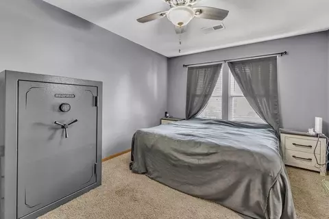 Bedroom - 411 E 6th St, Cameron, MO 64429 photo 7 of 8