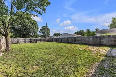 Exterior - 411 E 6th St, Cameron, MO 64429 photo 7 of 7