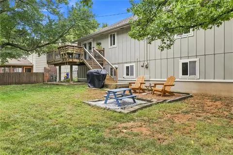 Exterior - 573 E 126th Ter, Olathe, KS 66061 photo 6 of 11